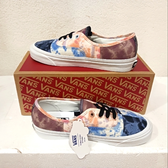 Vans - Picture 2 of 4